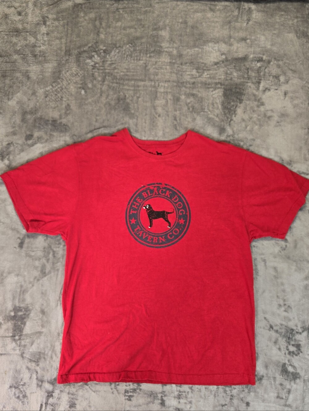 The Black Dog Tavern Co Crew T Shirt Size Large Red